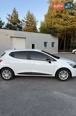 Хетчбек Renault Clio 2015 в 