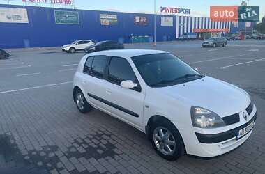 Хэтчбек Renault Clio 2005 в 