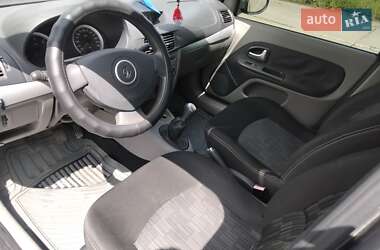 Седан Renault Clio 2010 в 