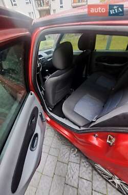 Седан Renault Clio 2006 в 