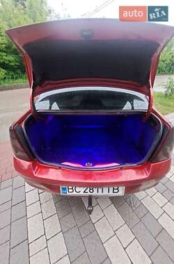 Седан Renault Clio 2006 в 