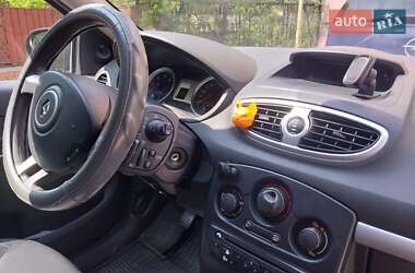 Хэтчбек Renault Clio 2010 в 
