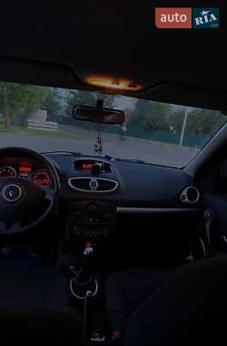 Хэтчбек Renault Clio 2008 в 