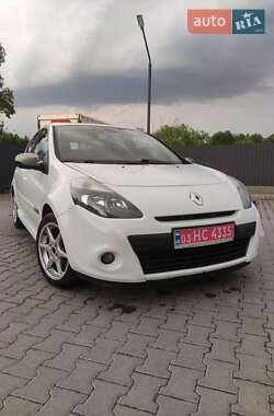 Хэтчбек Renault Clio 2011 в 