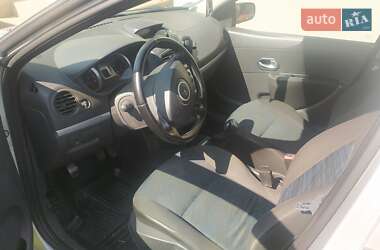 Хэтчбек Renault Clio 2008 в 