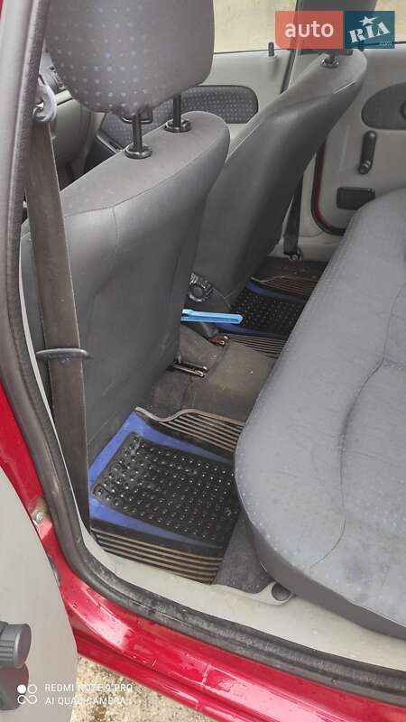 Седан Renault Clio 2005 в Новом Роздоле фото 19 Седан Renault Clio 2005 в Новом Роздоле