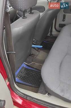 Седан Renault Clio 2005 в 