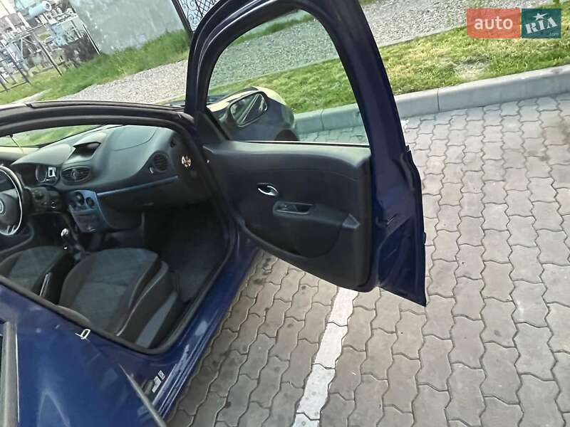 Хэтчбек Renault Clio 2008 в Львове