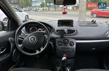 Хэтчбек Renault Clio 2010 в 