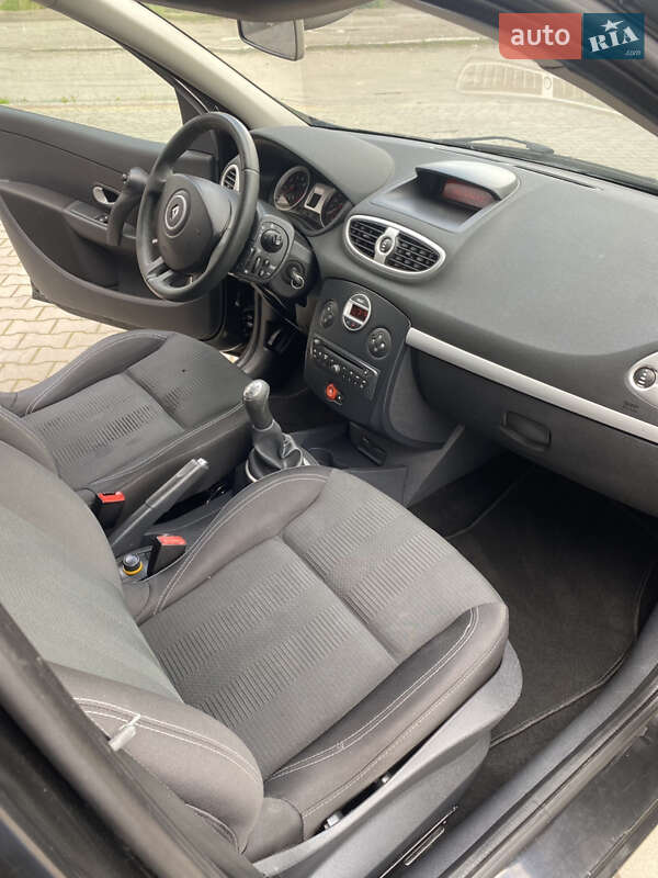 Универсал Renault Clio 2010 в Дубно