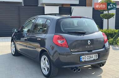 Хэтчбек Renault Clio 2009 в 