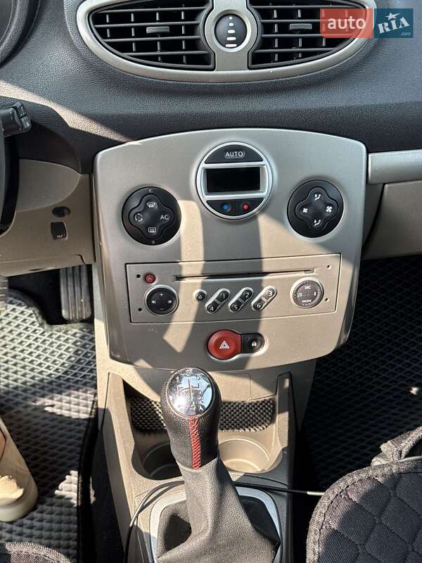 Хэтчбек Renault Clio 2009 в Ужгороде фото 2 Хэтчбек Renault Clio 2009 в Ужгороде