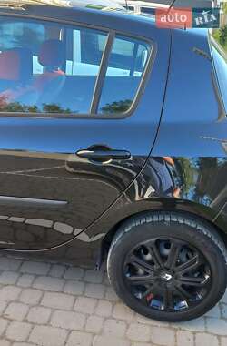 Хэтчбек Renault Clio 2008 в 