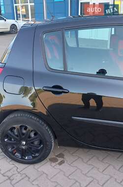 Хэтчбек Renault Clio 2008 в 