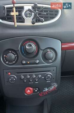 Хэтчбек Renault Clio 2008 в 