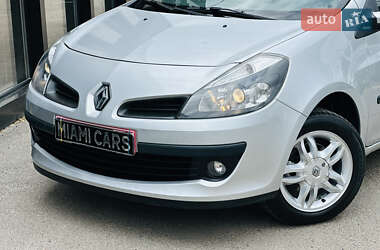 Хэтчбек Renault Clio 2006 в 