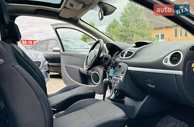 Хэтчбек Renault Clio 2006 в 