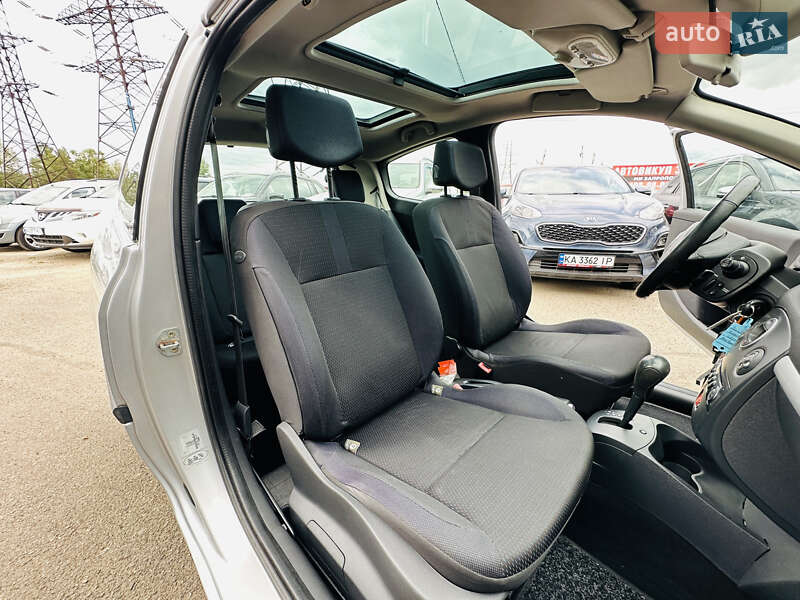 Хэтчбек Renault Clio 2006 в Харькове