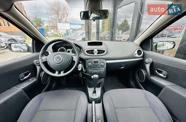 Хэтчбек Renault Clio 2006 в 