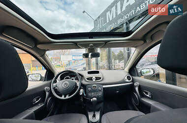 Хэтчбек Renault Clio 2006 в 