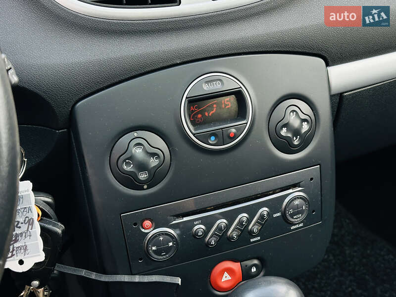 Хэтчбек Renault Clio 2006 в Харькове