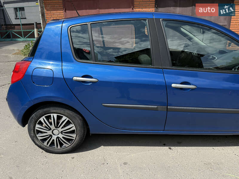 Хэтчбек Renault Clio 2008 в Львове