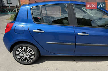 Хэтчбек Renault Clio 2008 в 
