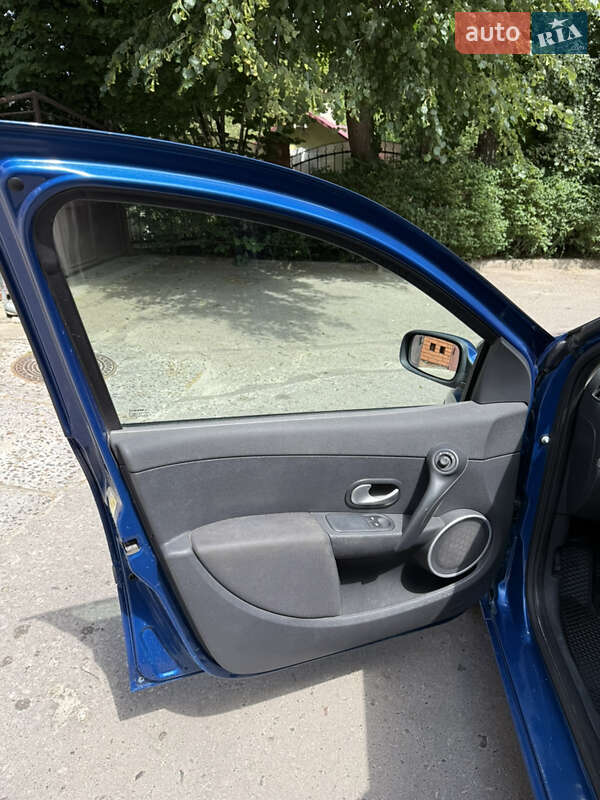 Хэтчбек Renault Clio 2008 в Львове