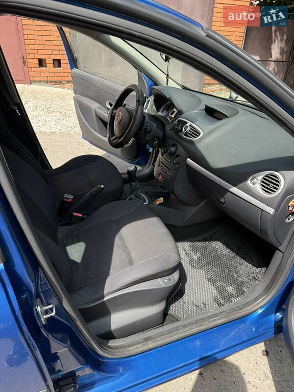 Хэтчбек Renault Clio 2008 в Львове