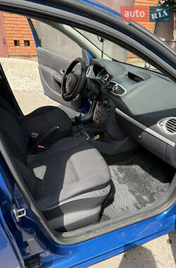 Хэтчбек Renault Clio 2008 в 