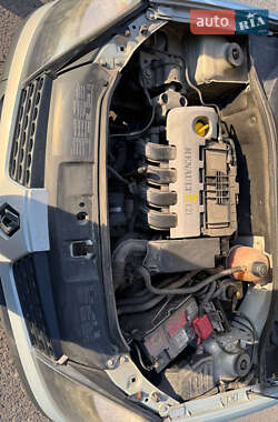 Хэтчбек Renault Clio 2002 в 