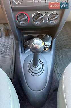 Хэтчбек Renault Clio 2002 в 