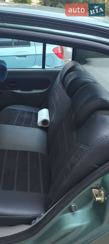 Седан Renault Clio 2005 в Кривому Розі