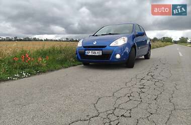 Хэтчбек Renault Clio 2011 в 