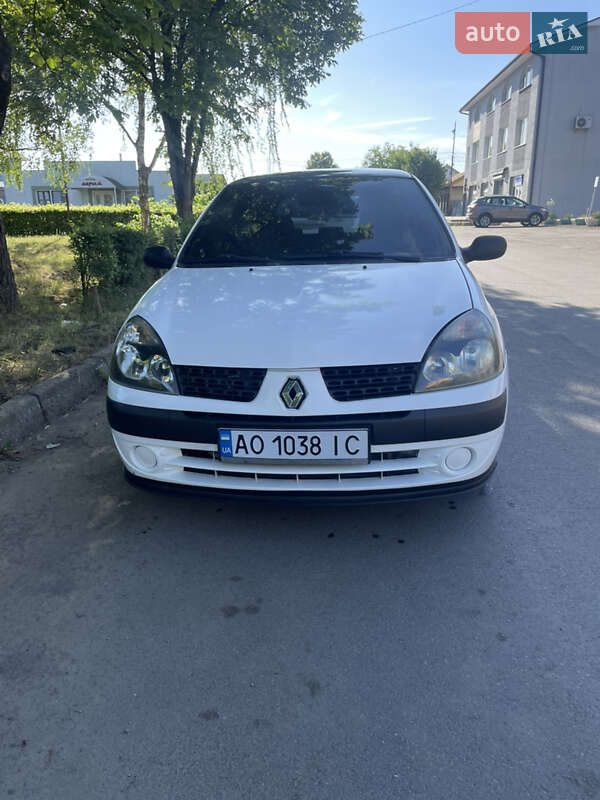 Хэтчбек Renault Clio 2003 в Мукачево