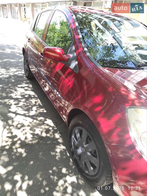 Хэтчбек Renault Clio 2006 в Николаеве