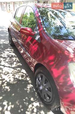 Хэтчбек Renault Clio 2006 в 
