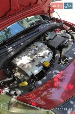 Хэтчбек Renault Clio 2006 в 