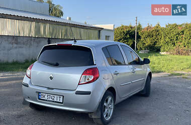 Хетчбек Renault Clio 2011 в 
