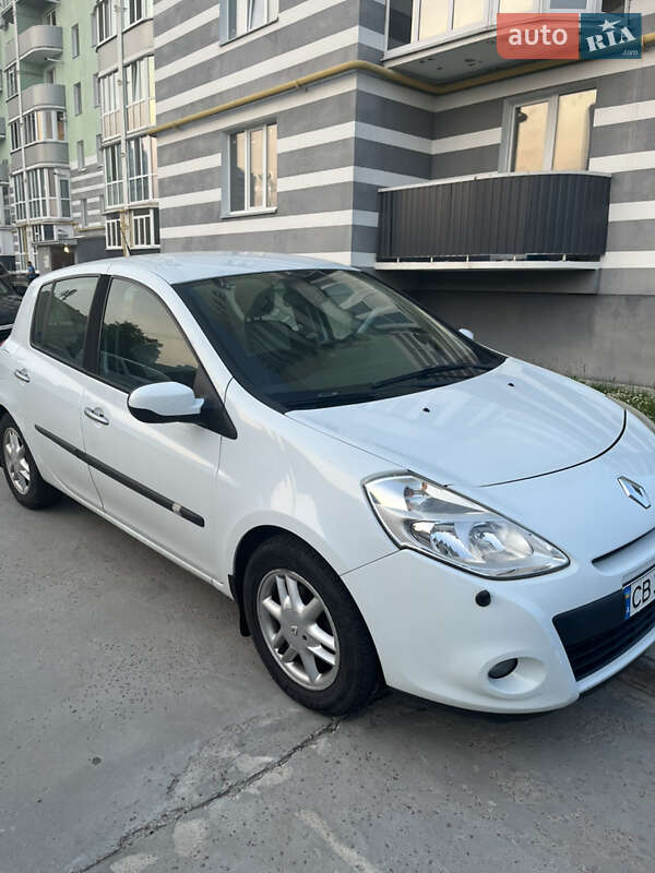 Хэтчбек Renault Clio 2011 в Чернигове
