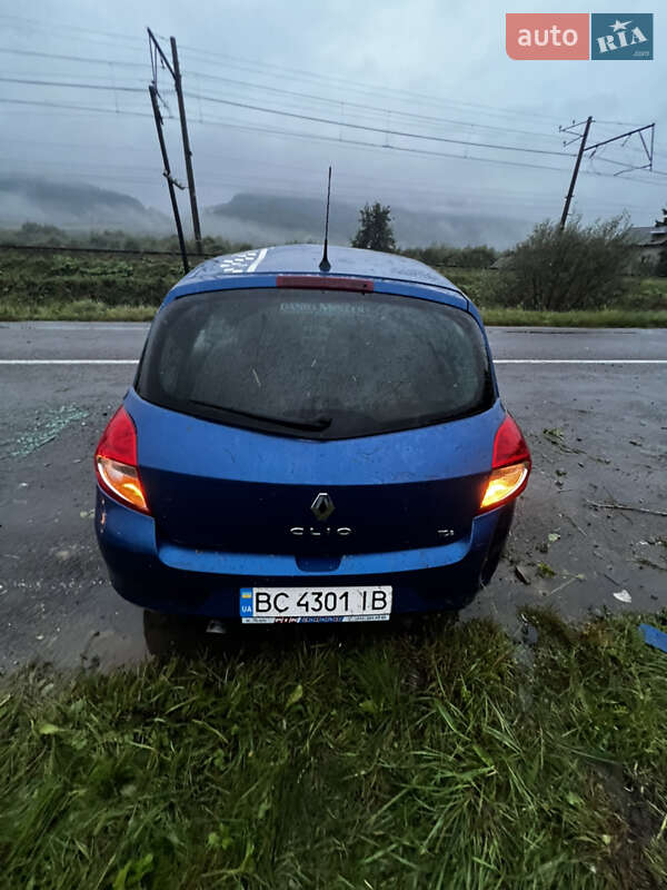 Хэтчбек Renault Clio 2011 в Львове
