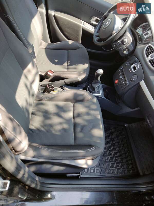 Универсал Renault Clio 2010 в Днепре