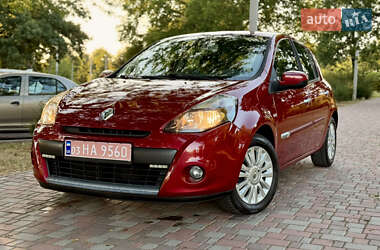 Хэтчбек Renault Clio 2010 в 