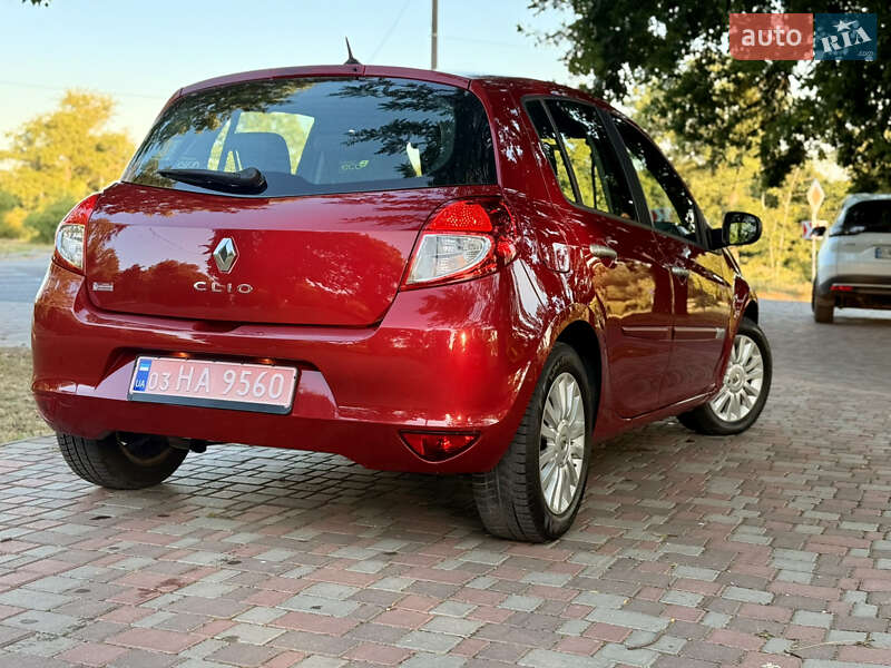 Хетчбек Renault Clio 2010 в Кропивницькому