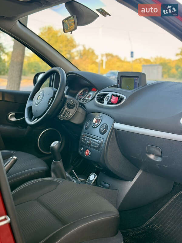 Хетчбек Renault Clio 2010 в Кропивницькому