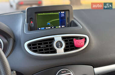 Хэтчбек Renault Clio 2010 в 