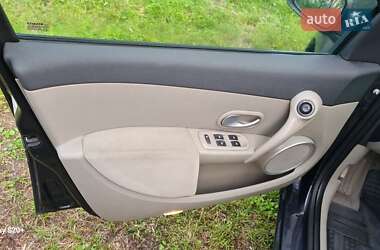 Хетчбек Renault Clio 2007 в 