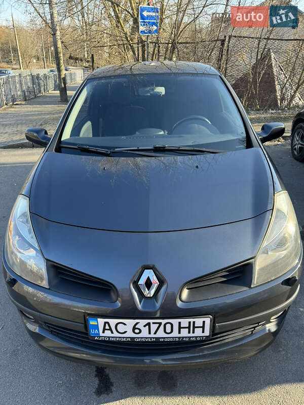 Хэтчбек Renault Clio 2005 в Луцке