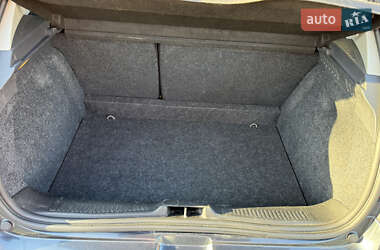 Хэтчбек Renault Clio 2005 в 