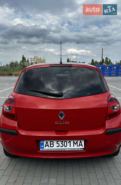 Хэтчбек Renault Clio 2008 в 